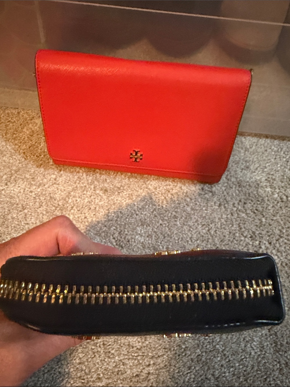 Tory Burch Black Leather Zip Wallet with Gold Logo Studs - Picture 8 of 10